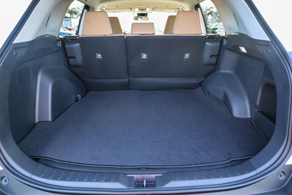 Certified 2025 Toyota RAV4 LE image 27