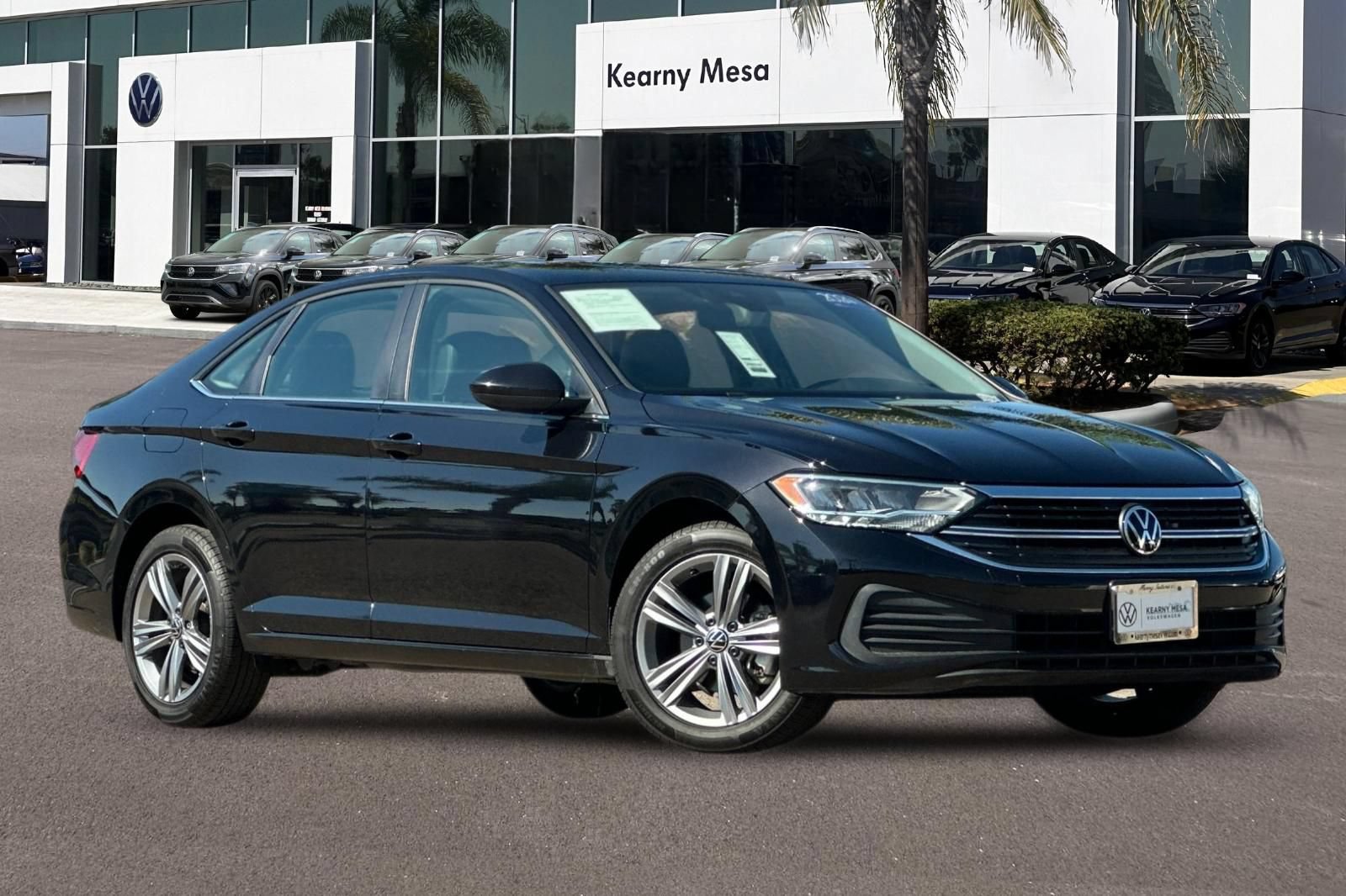 Used 2024 Volkswagen Jetta SE FWD image 2