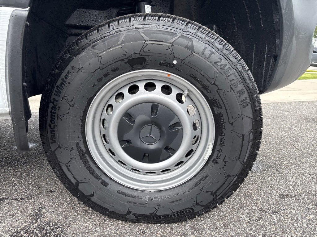 Used 2024 Mercedes-Benz Sprinter 2500 image 9