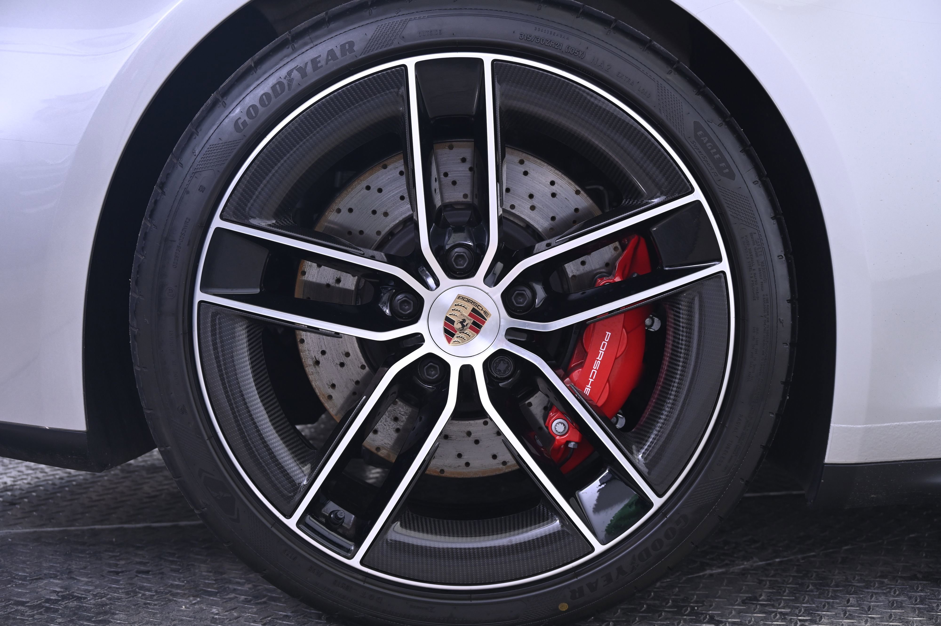 Certified 2025 Porsche 911 Carrera GTS RWD image 13
