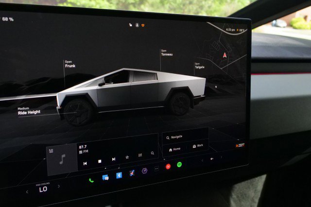 Used 2024 Tesla Cybertruck Cyberbeast AWD/4WD image 7