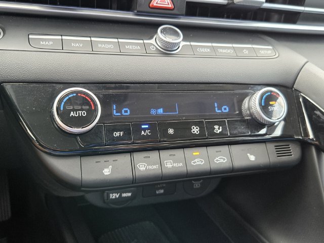 Used 2024 Hyundai Elantra Limited FWD image 18