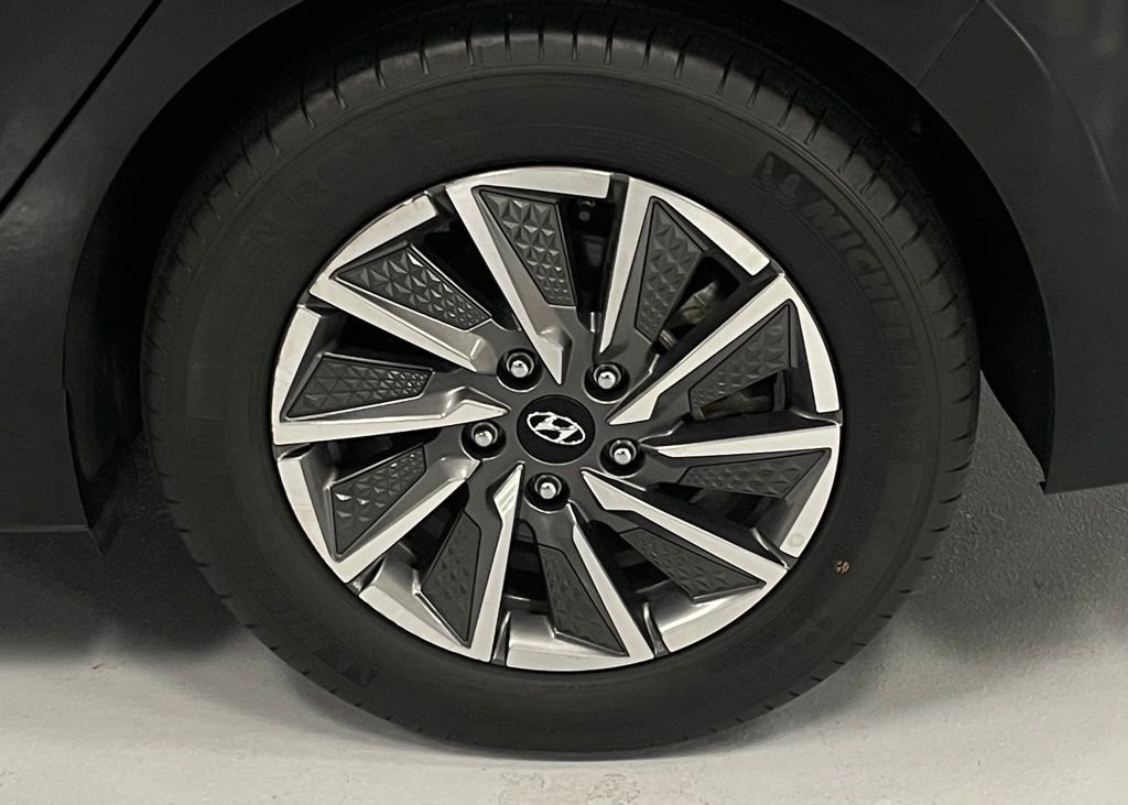 Certified 2021 Hyundai Ioniq Limited image 8