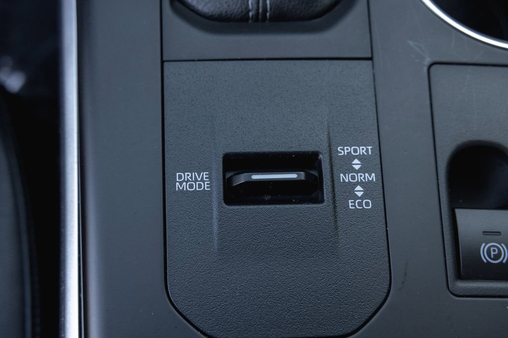 Certified 2024 Toyota Highlander XSE image 19