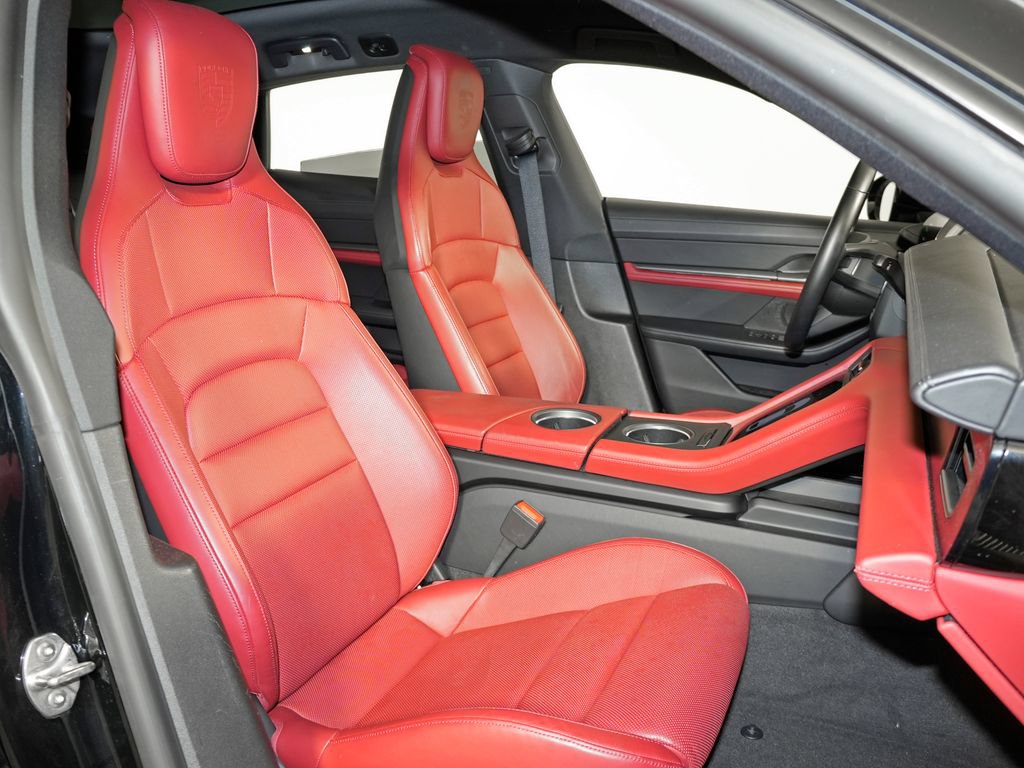 Certified 2024 Porsche Taycan 4 Cross Turismo AWD/4WD image 43