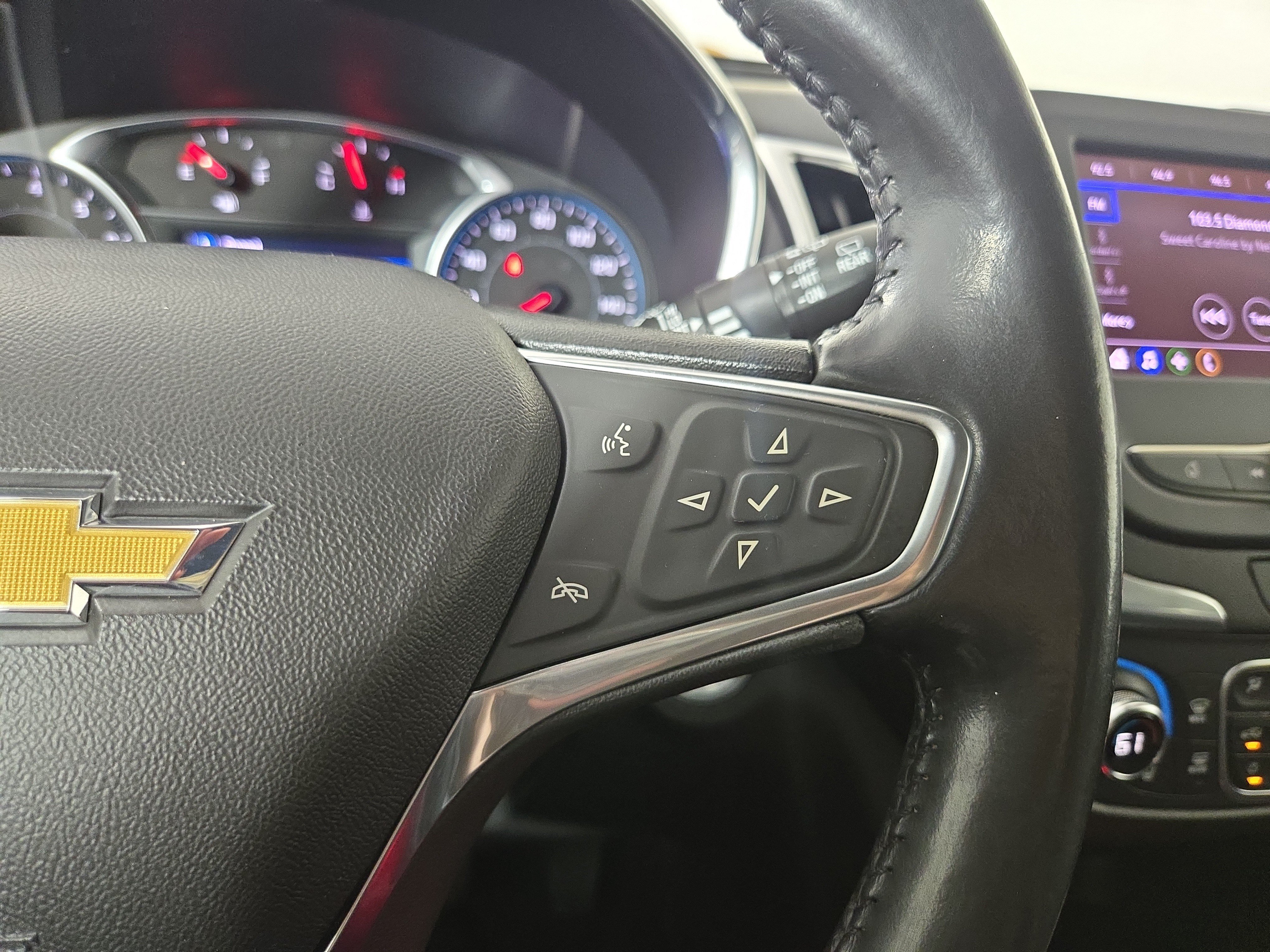 Certified 2020 Chevrolet Equinox LT w/ Driver Convenience Package FWD image 16