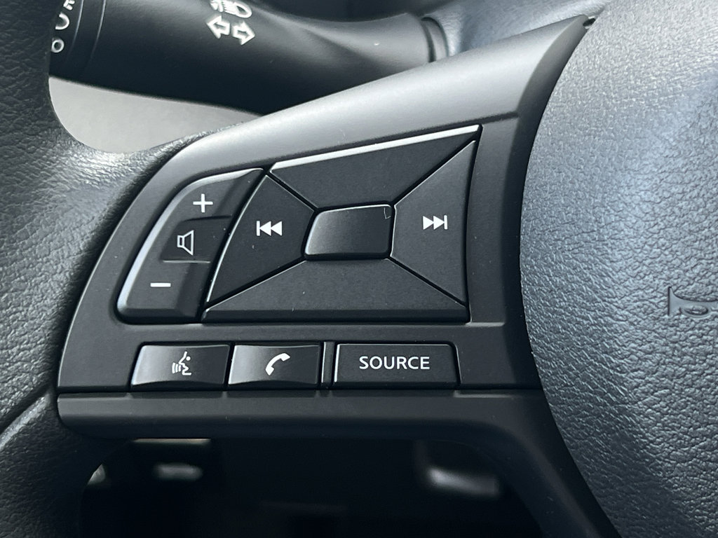 New 2025 Nissan Kicks Play S image 19