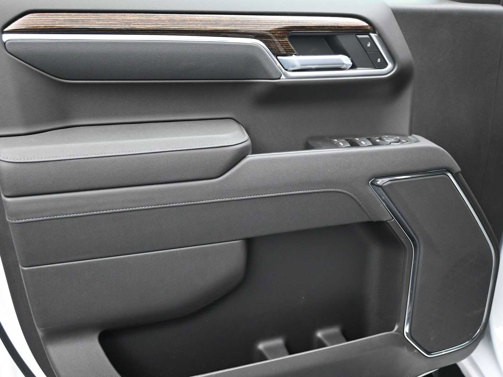 New 2026 GMC Sierra 1500 Elevation image 6