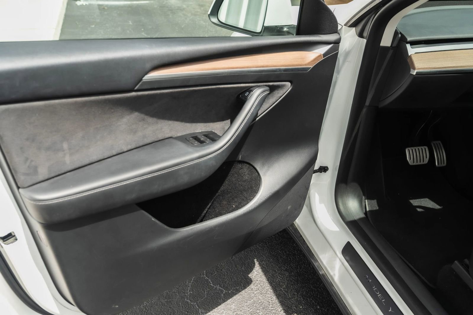 Used 2023 Tesla Model Y Performance AWD/4WD image 18