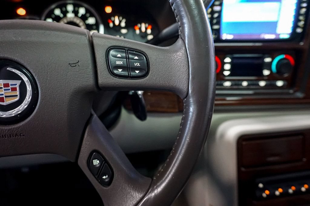 Used 2004 Cadillac Escalade EXT AWD/4WD image 38