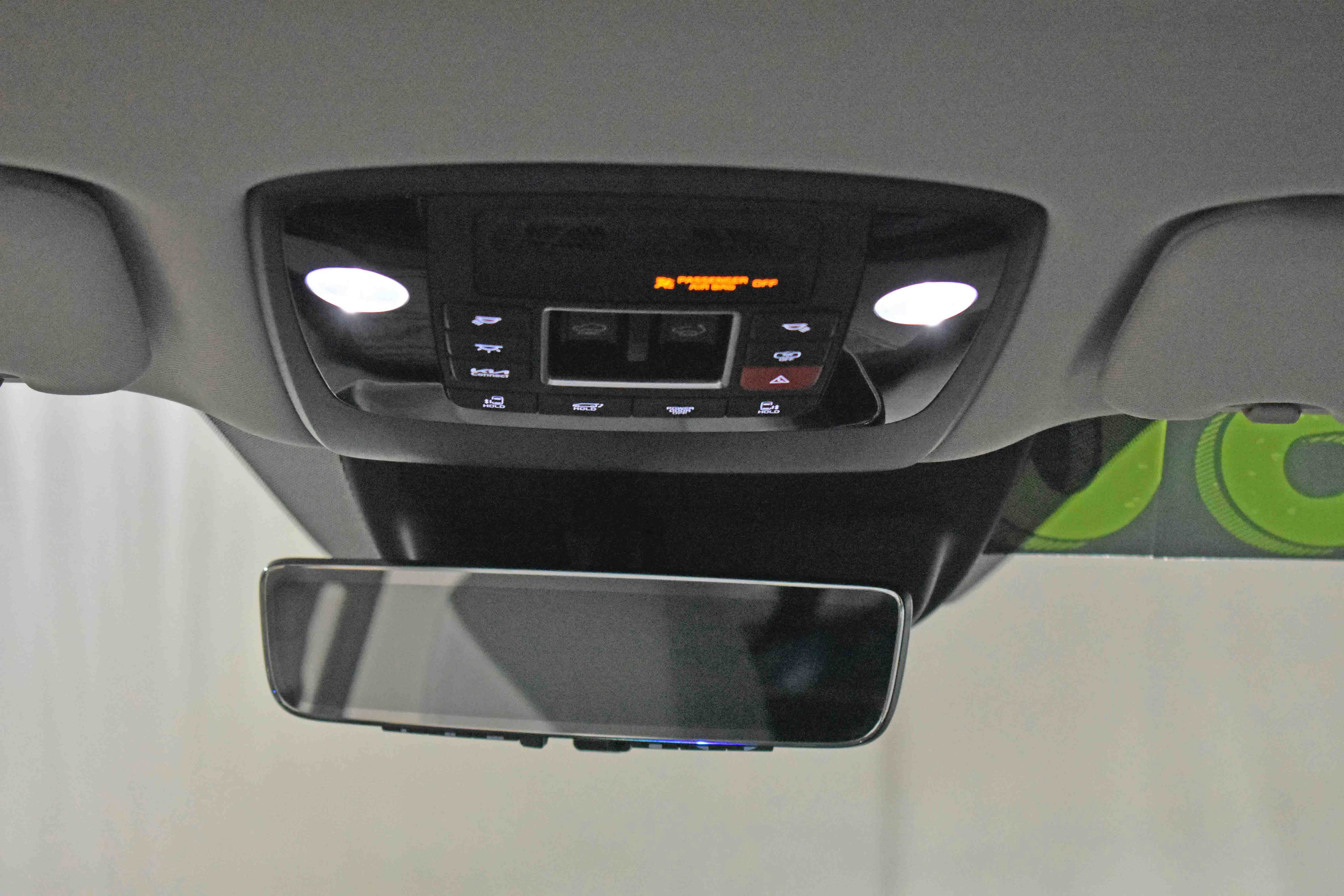 Used 2025 Kia Carnival SX Prestige image 34