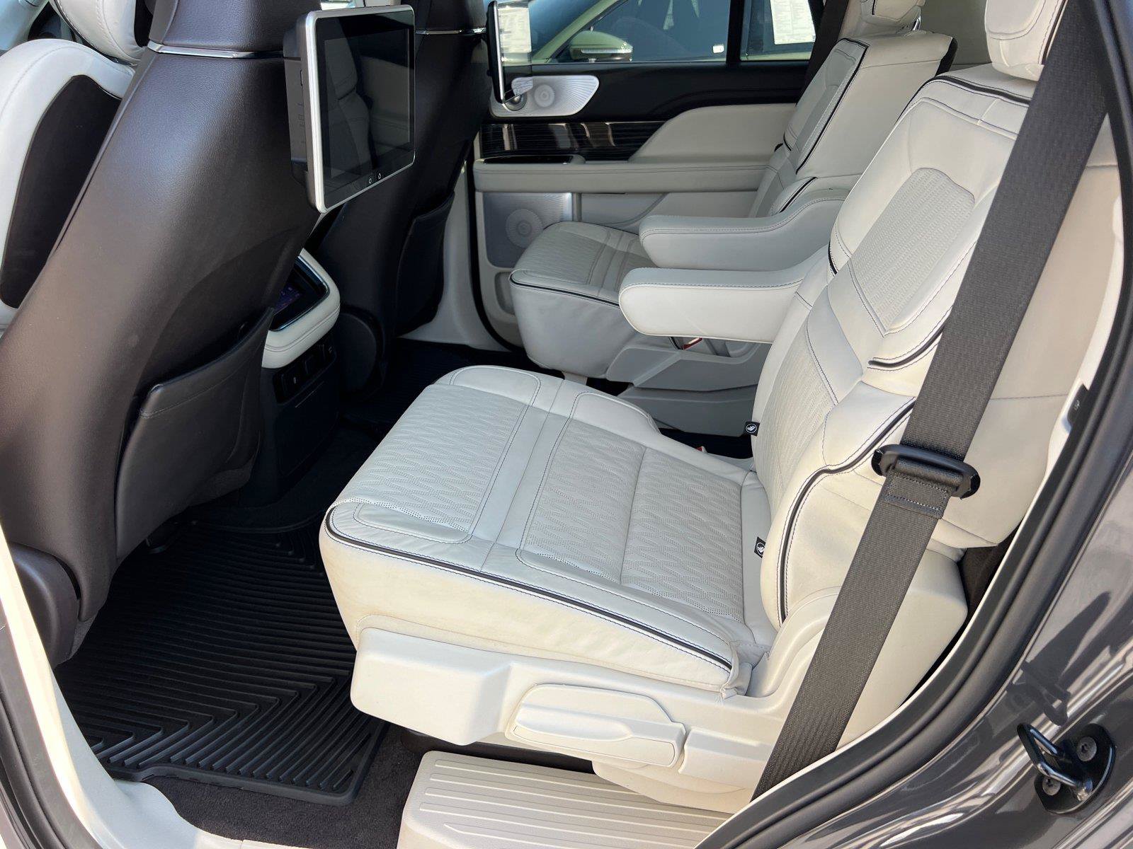 Used 2024 Lincoln Navigator Black Label AWD/4WD image 21
