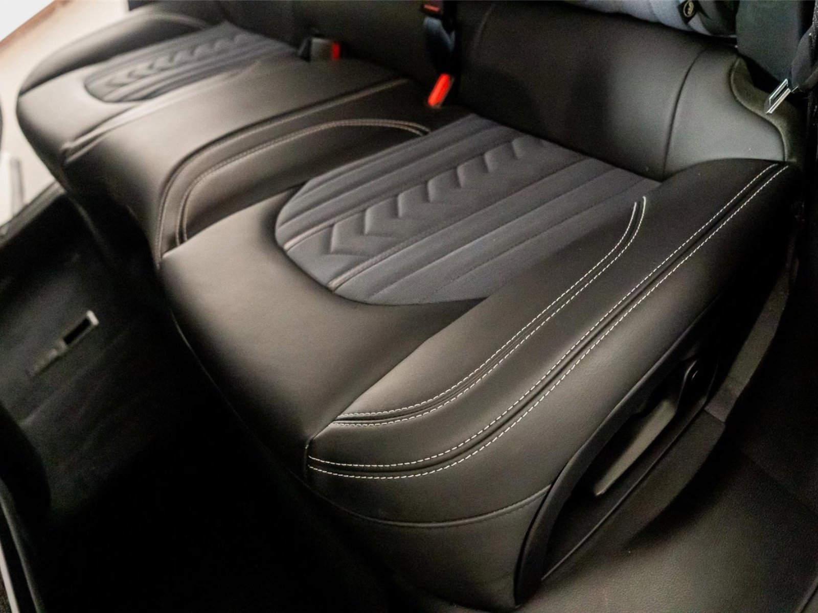 Used 2023 Maserati Levante GT image 29