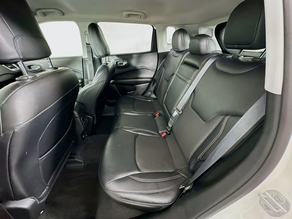 Used 2017 Jeep Compass Latitude image 27