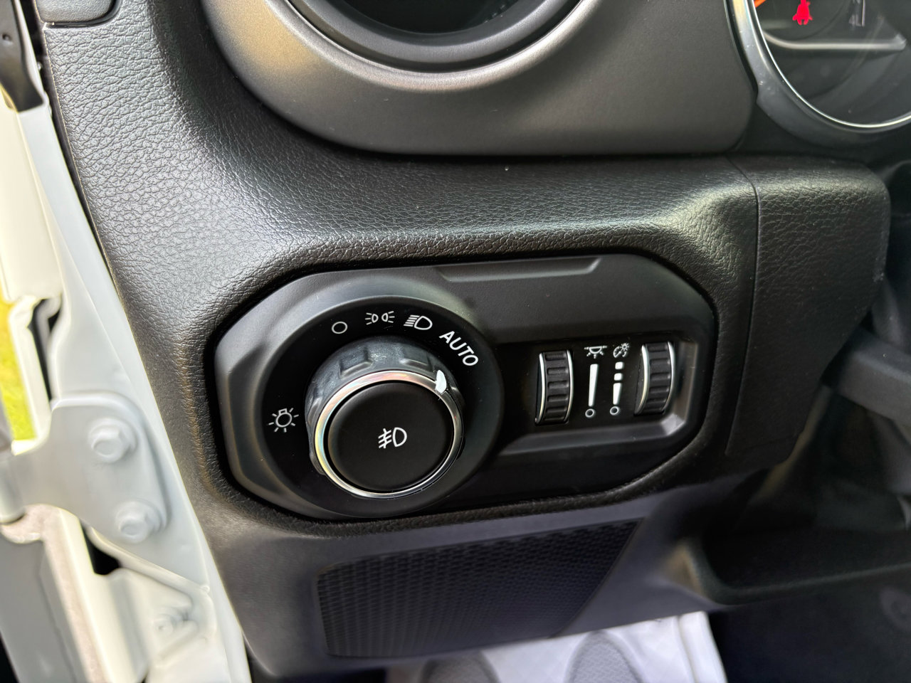 Used 2022 Jeep Wrangler Sport image 11