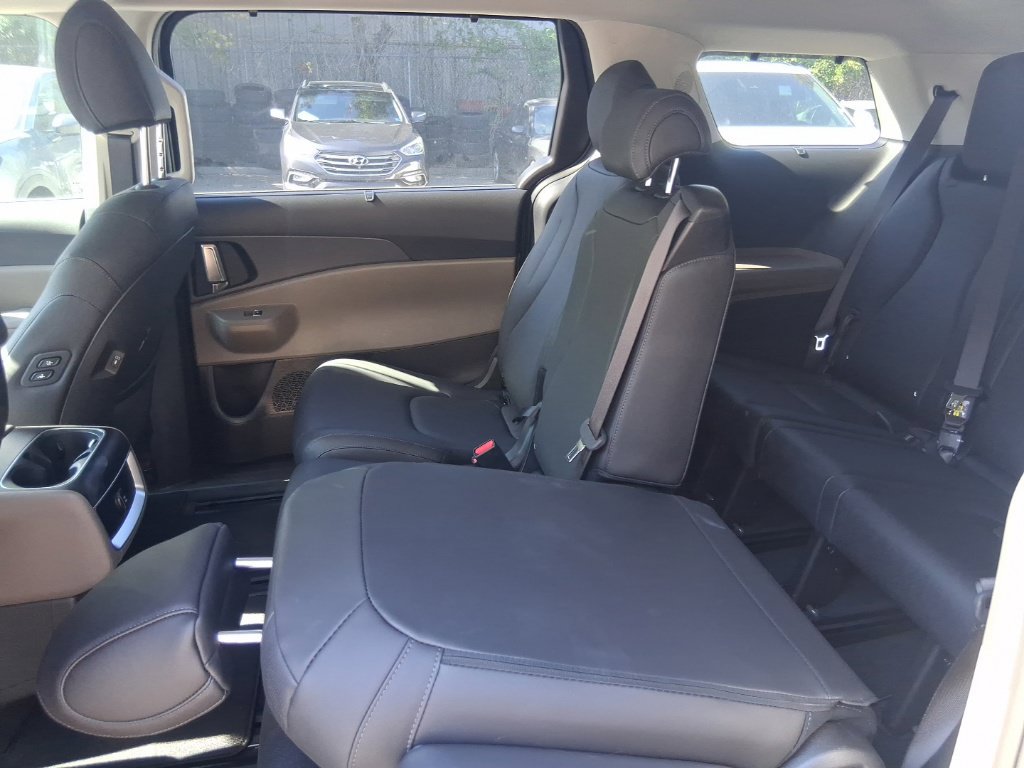 Certified 2026 Kia Carnival EX FWD image 18