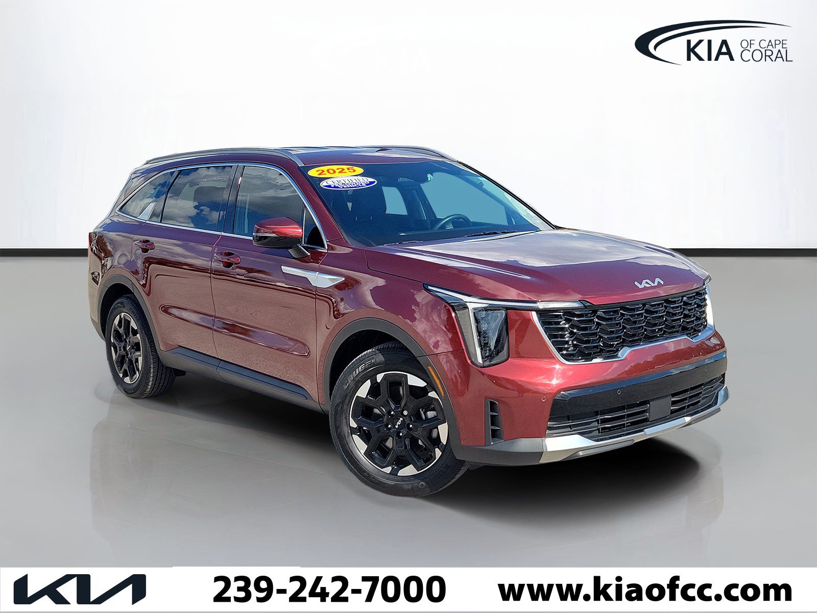 Certified 2025 Kia Sorento S FWD image 1