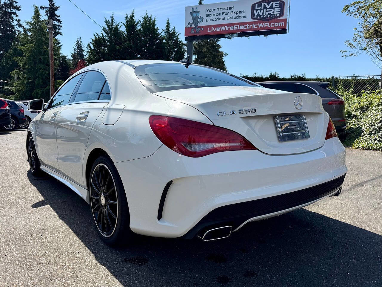 Used 2015 Mercedes-Benz CLA 250 image 4