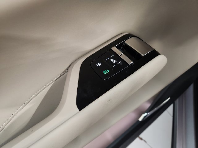 New 2026 Volvo EX90 Plus RWD image 19
