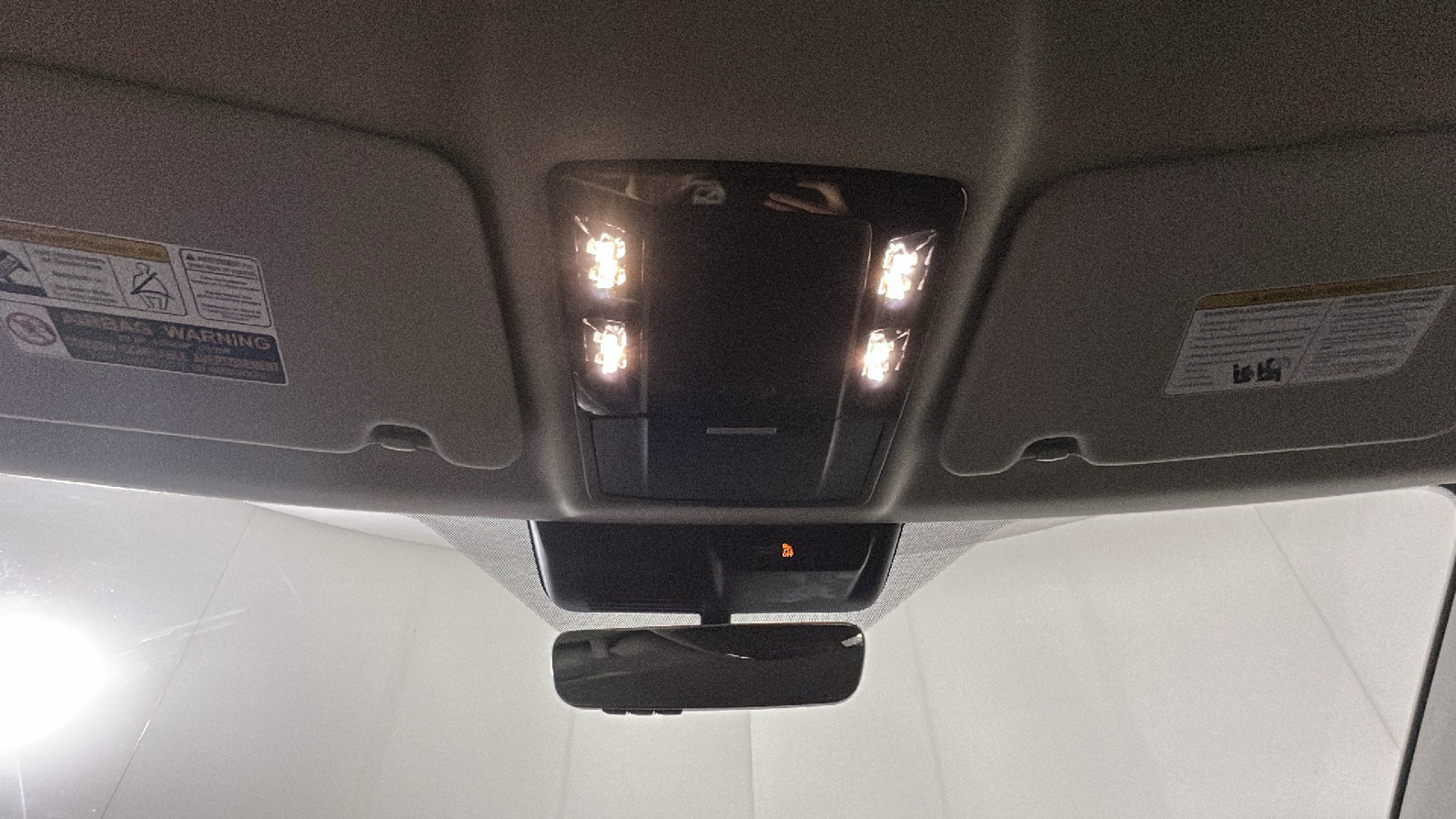 Used 2025 Mitsubishi Outlander SE AWD/4WD image 29