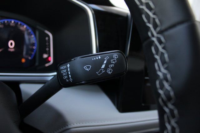 New 2025 Volkswagen Taos SEL AWD/4WD image 13