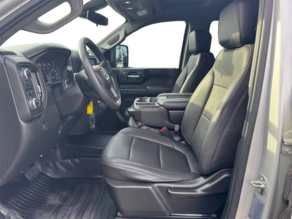 Used 2022 GMC Sierra 2500 Pro w/ Convenience Package image 9