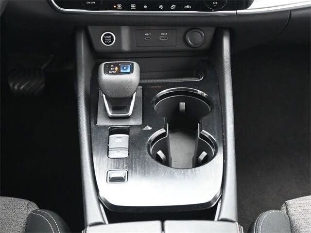 Used 2022 Nissan Rogue SV image 25