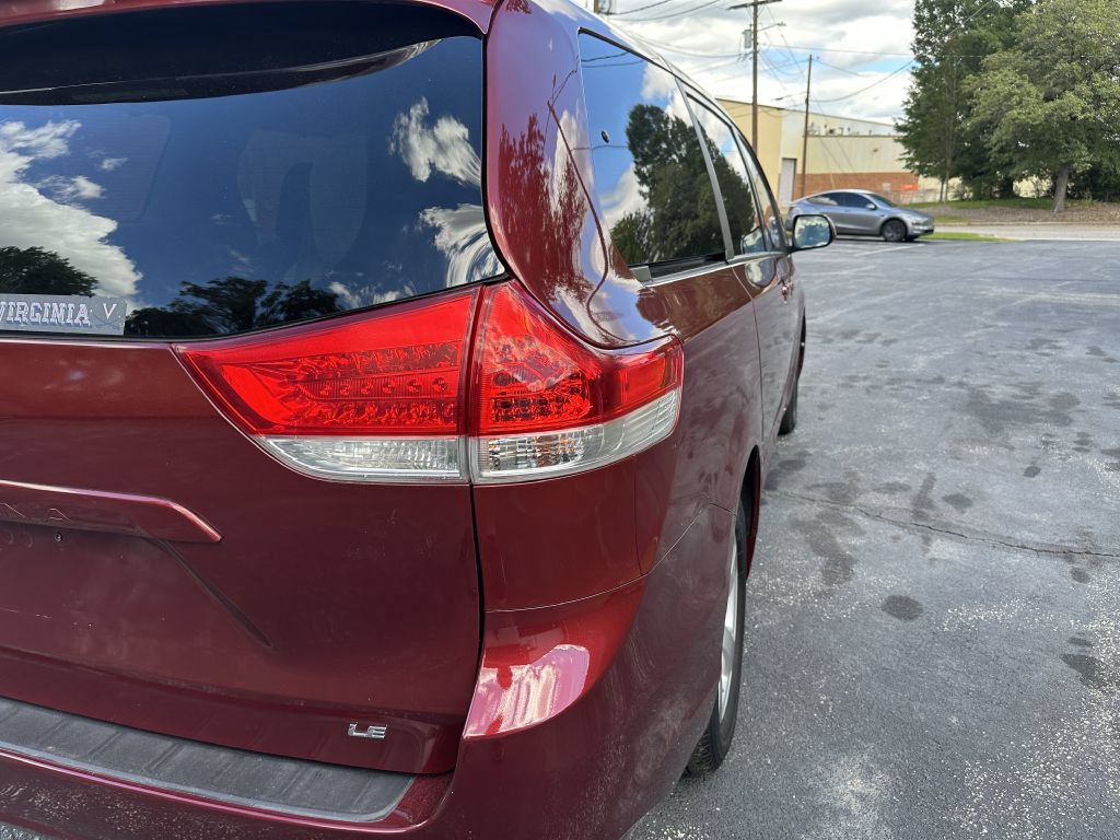 Used 2014 Toyota Sienna LE FWD image 6