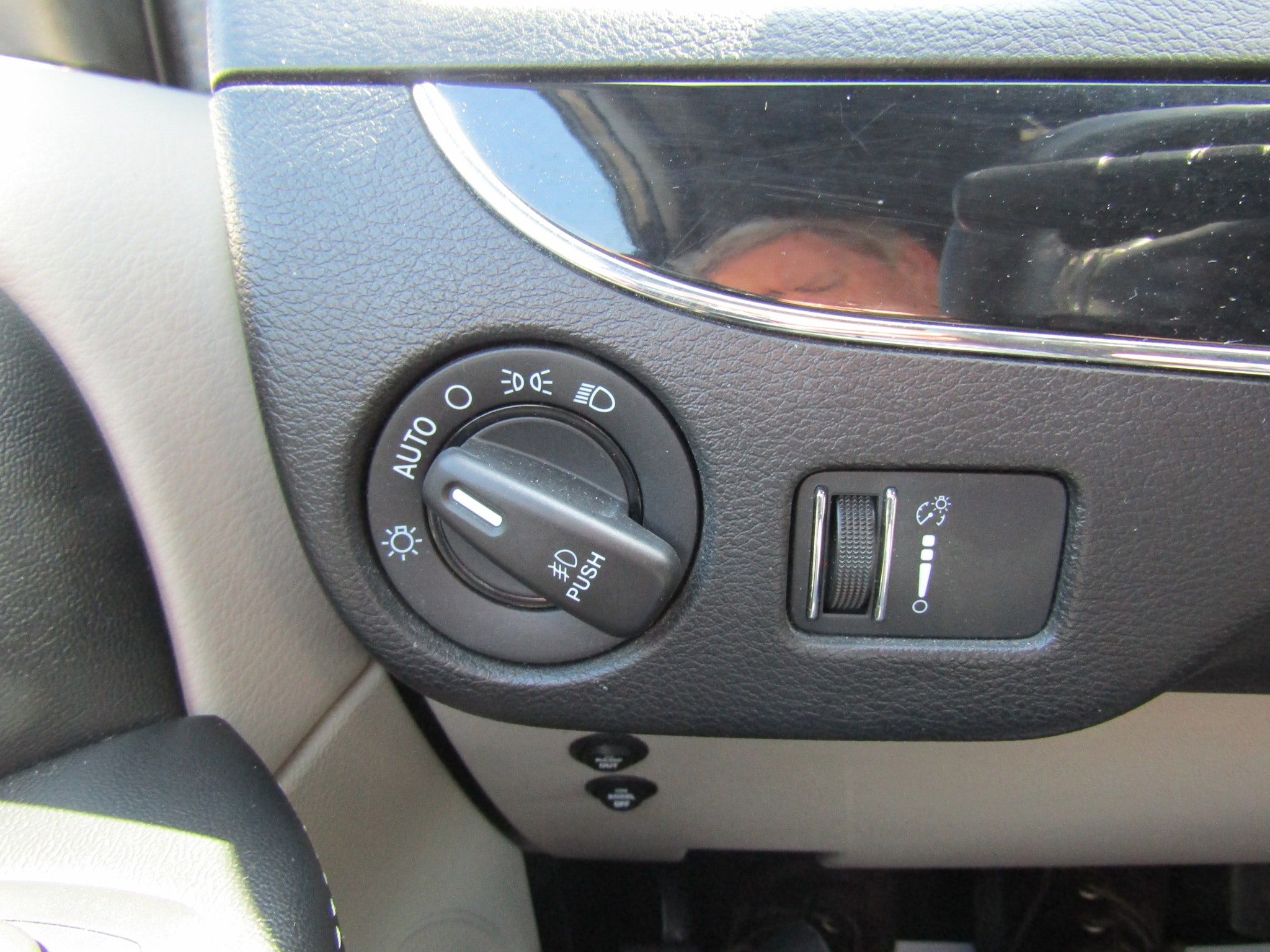 Used 2017 Dodge Grand Caravan SXT FWD image 24