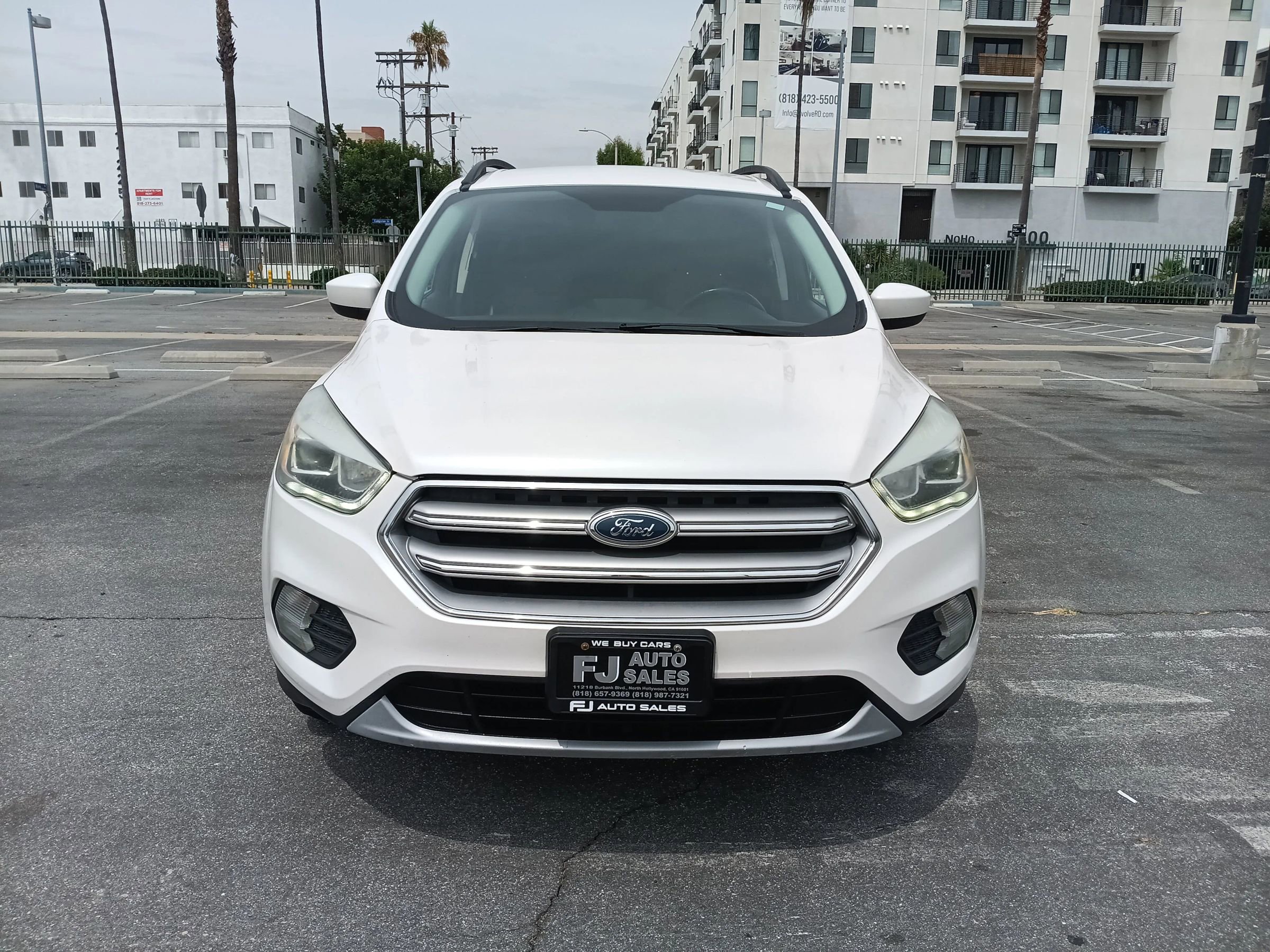 Used 2017 Ford Escape SE w/ SE Leather Comfort Package image 2