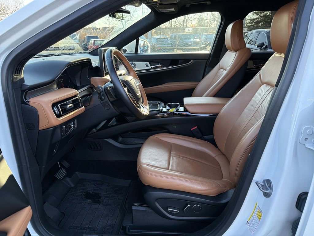 Certified 2022 Lincoln Nautilus Black Label image 11