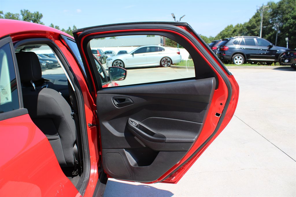 Used 2012 Ford Focus SE image 23