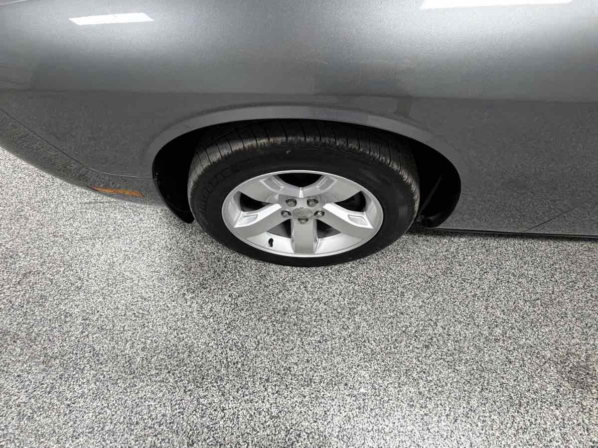 Used 2011 Dodge Challenger RWD image 38