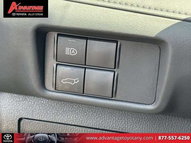 Certified 2021 Toyota Highlander XLE AWD/4WD image 25