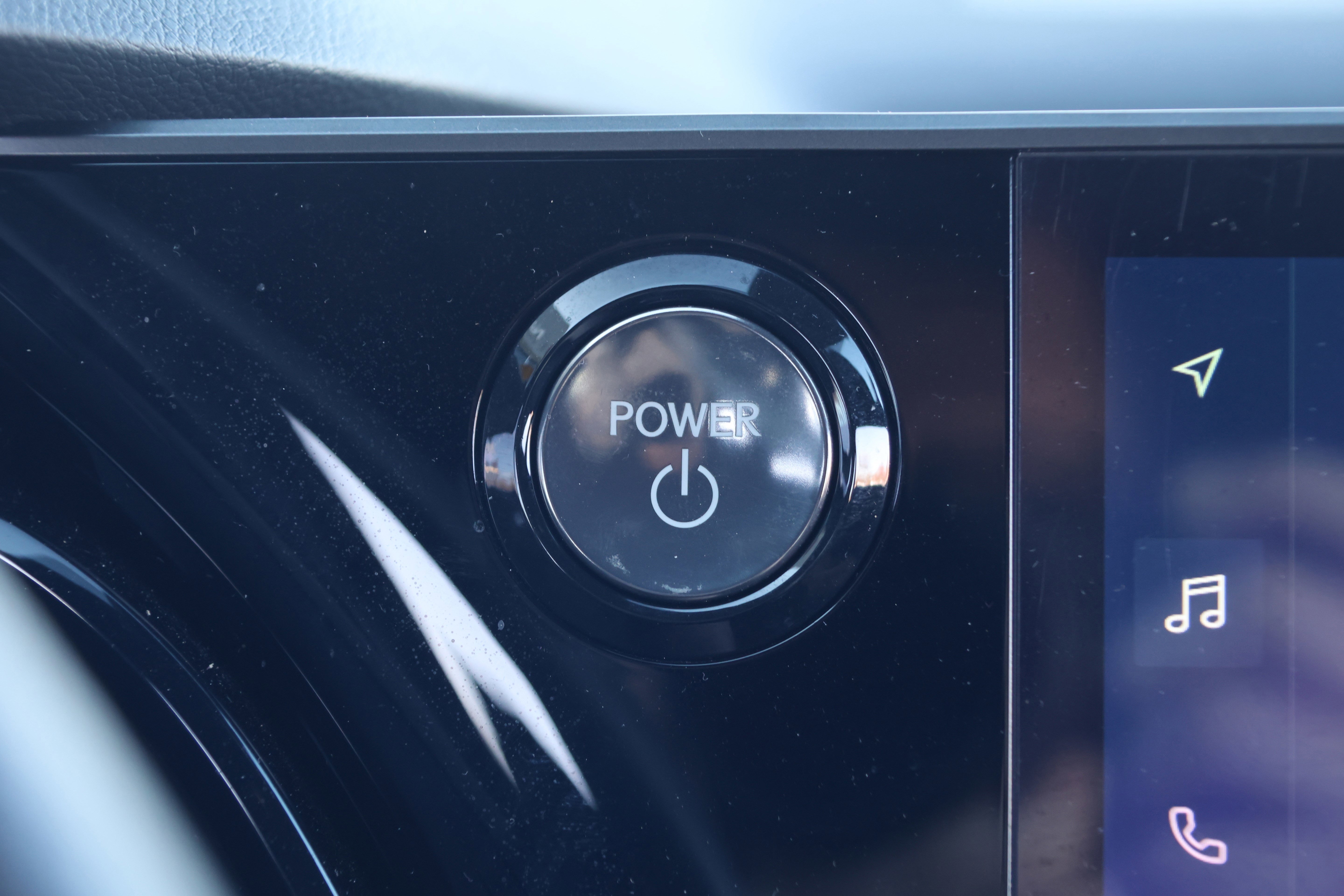 Used 2023 Lexus RX 500h F Sport w/ Cold Area Package image 23