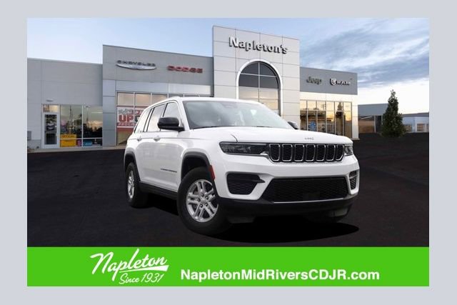 Used 2023 Jeep Grand Cherokee Laredo image 1