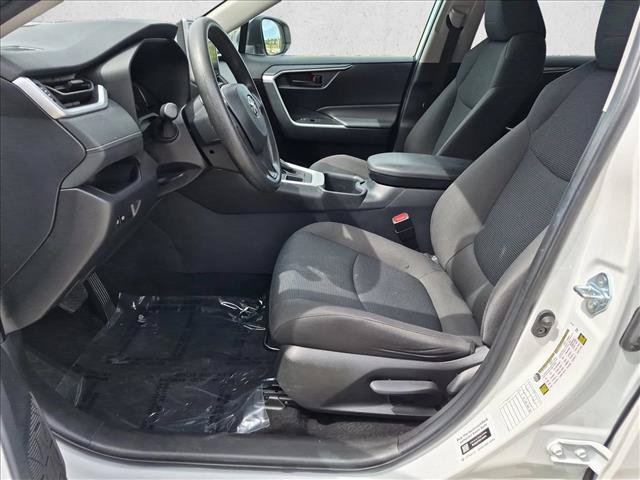 Used 2025 Toyota RAV4 LE AWD/4WD image 15