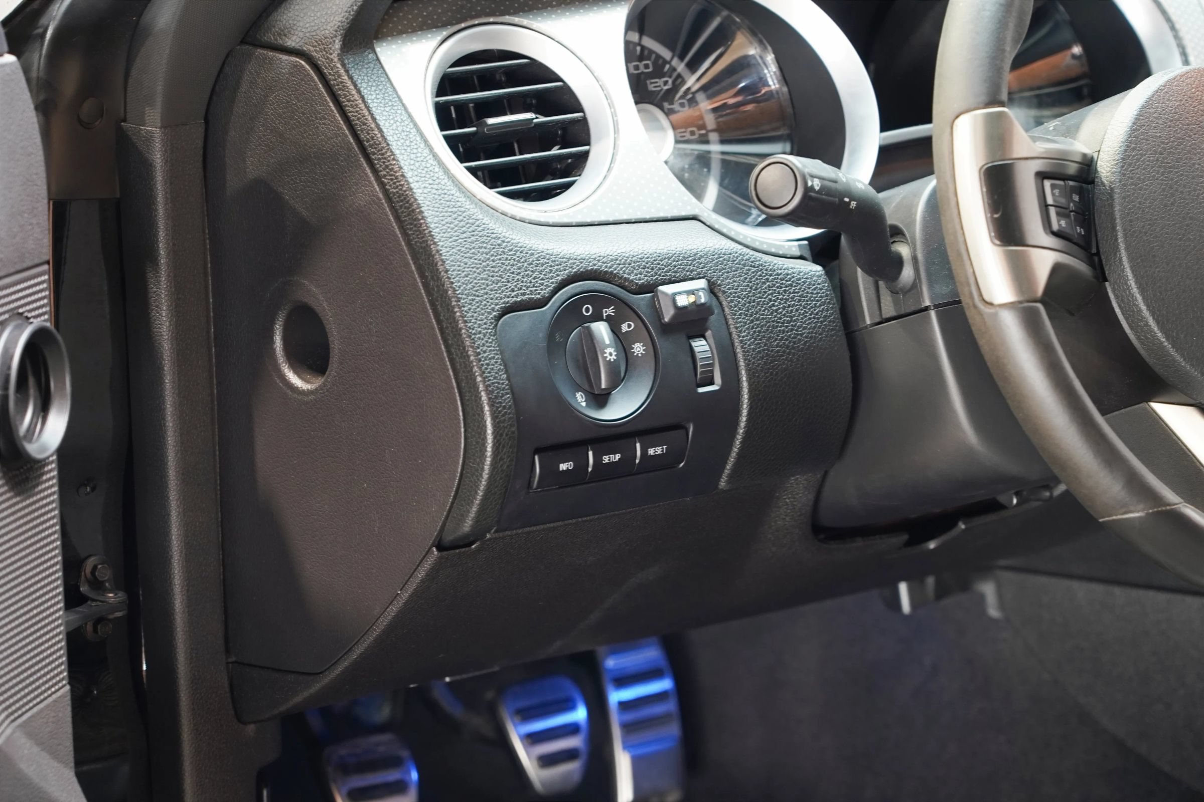 Used 2010 Ford Mustang Shelby GT500 RWD image 40