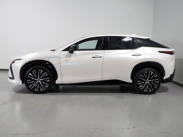 Used 2023 Lexus RZ 450e Luxury w/ Accessory Package (Z1) image 9