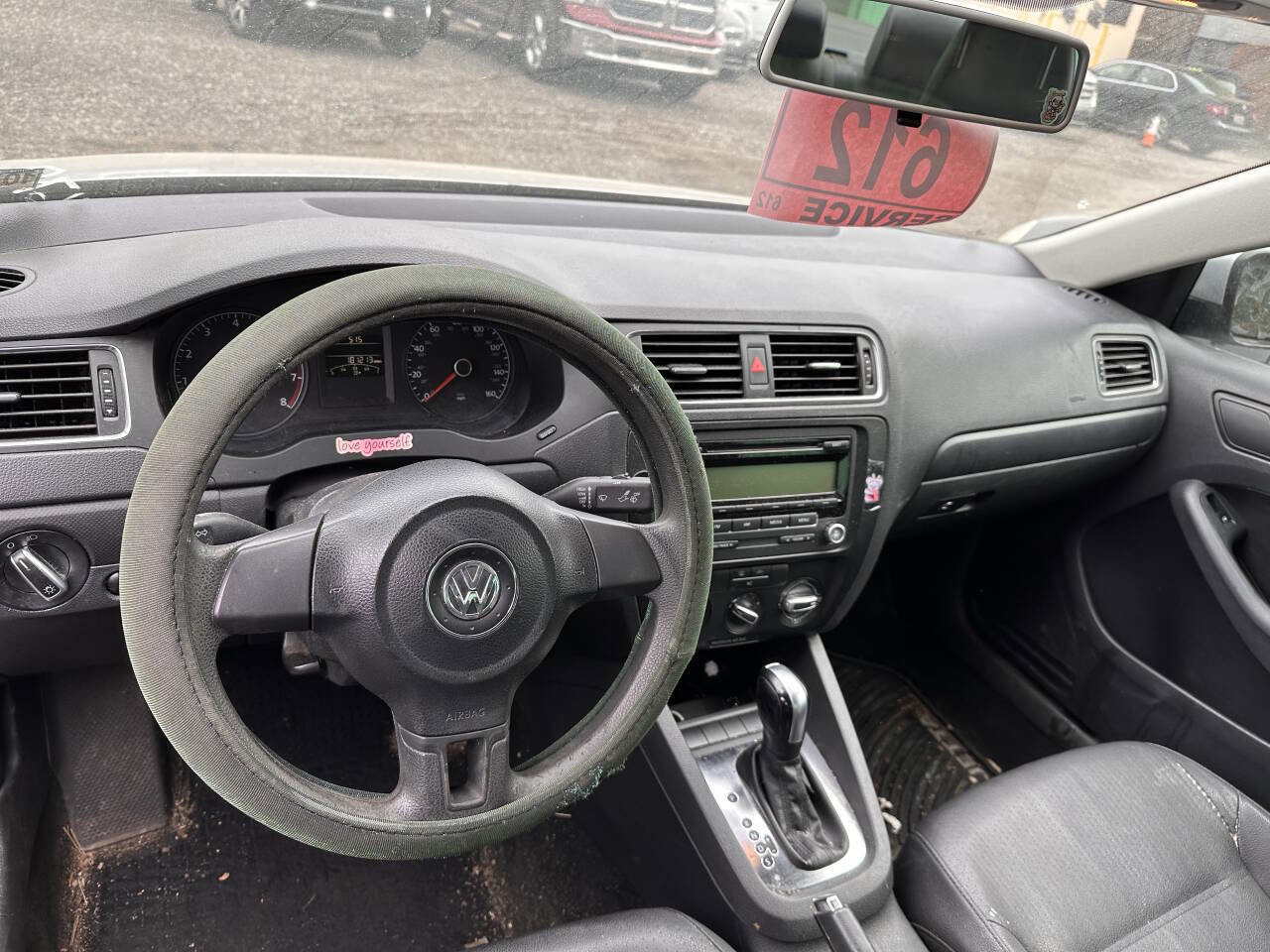 Used 2011 Volkswagen Jetta SE FWD image 4