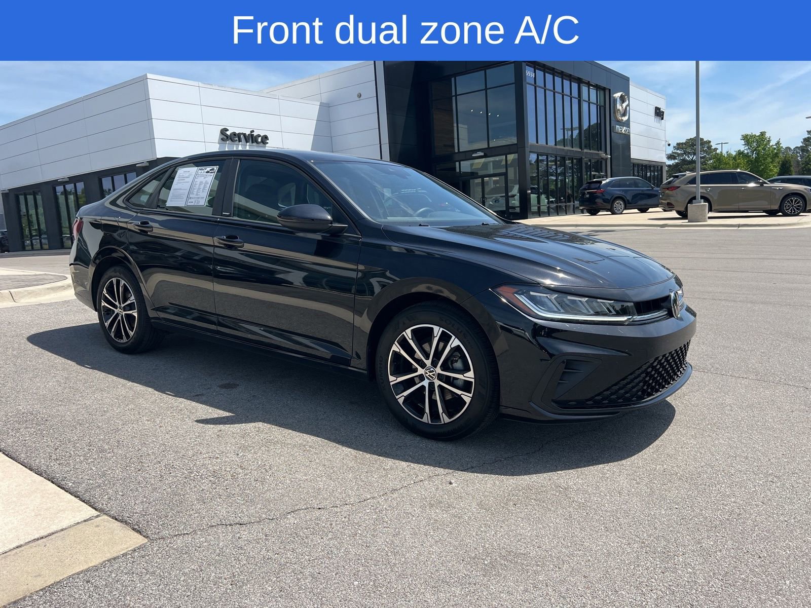 Used 2025 Volkswagen Jetta Sport image 3