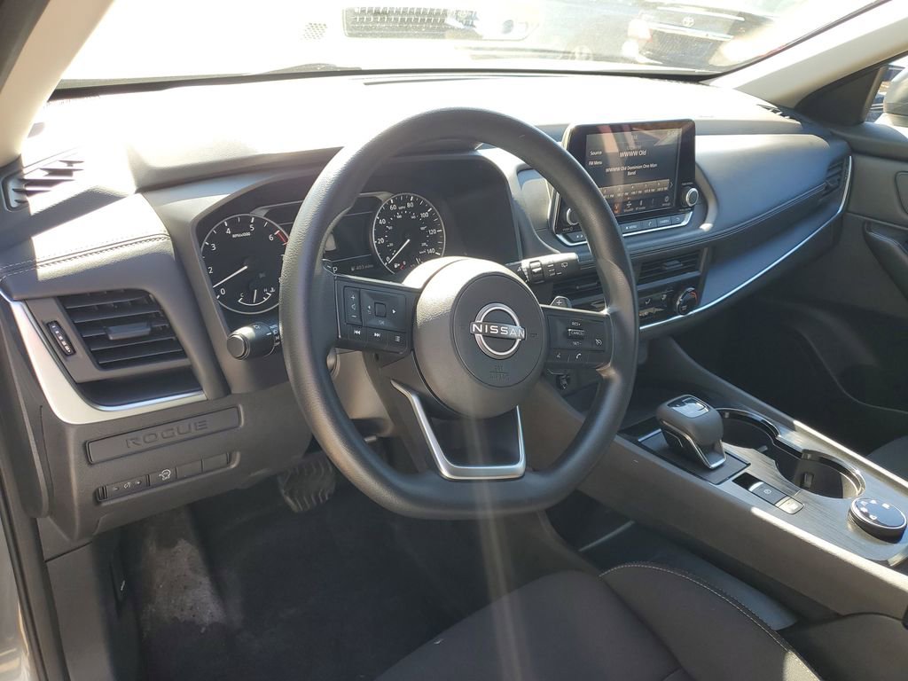 Used 2024 Nissan Rogue S image 11