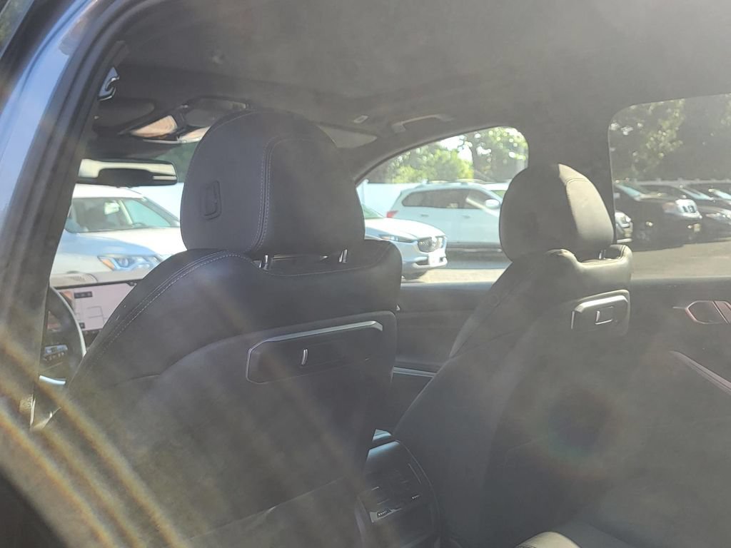 Used 2024 BMW X5 xDrive40i w/ Parking Assistance Package AWD/4WD image 16