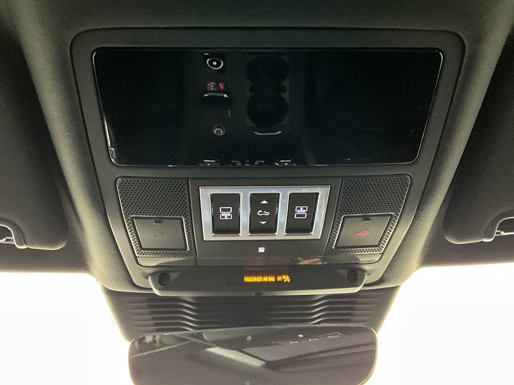 Certified 2025 Land Rover Discovery S image 13