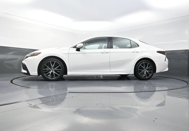 Certified 2024 Toyota Camry SE FWD image 33