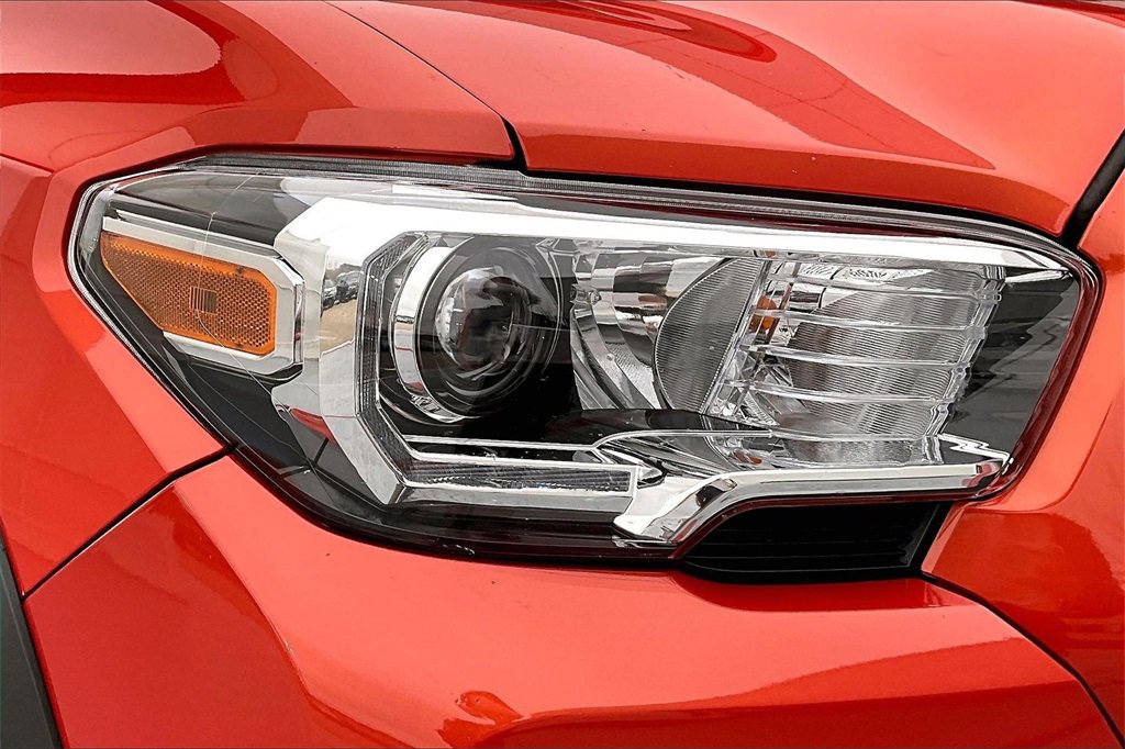 Used 2017 Toyota Tacoma TRD Off-Road image 29