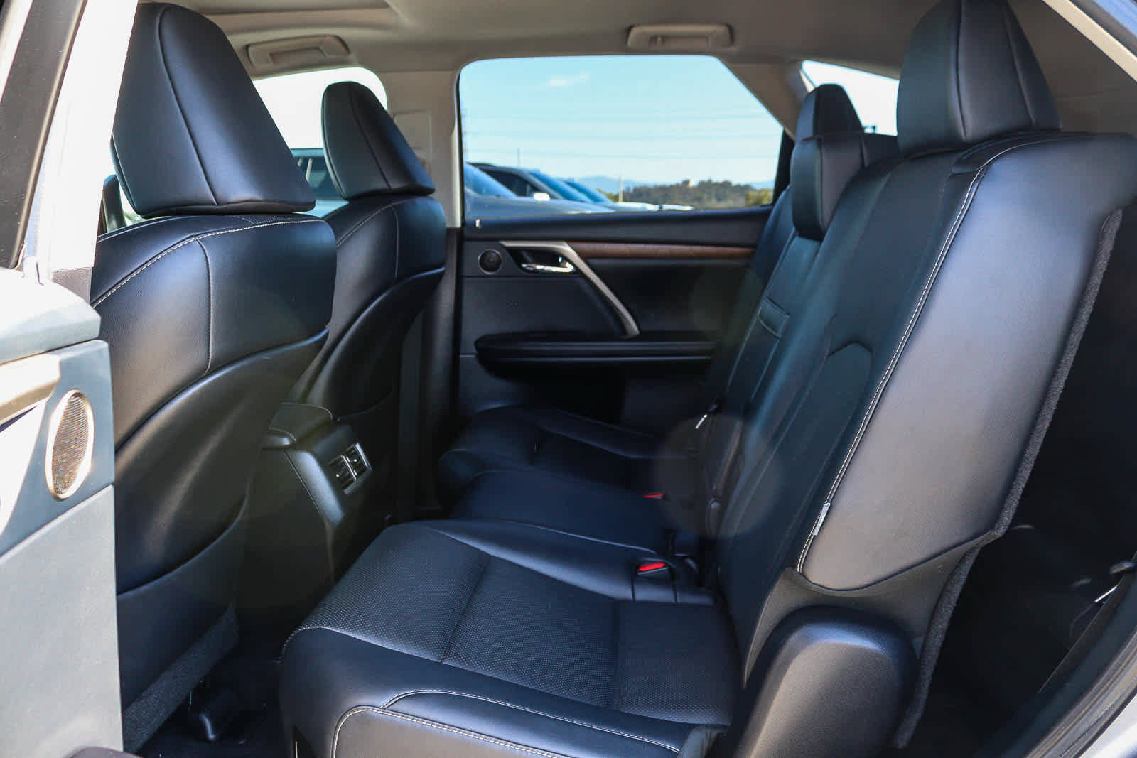 Used 2020 Lexus RX 350L FWD w/ Premium Package image 21