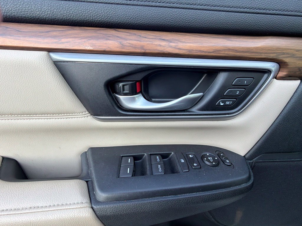 Used 2017 Honda CR-V Touring image 11
