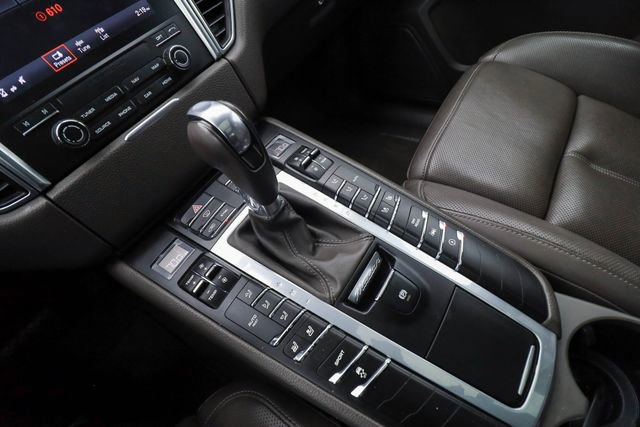 Used 2018 Porsche Macan Base image 8