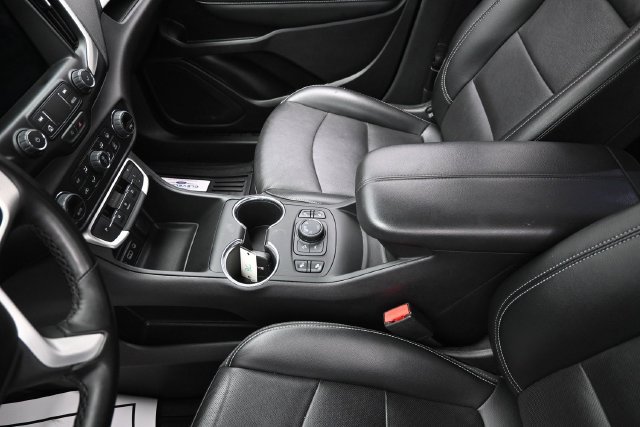 Used 2024 GMC Terrain SLT AWD/4WD image 28